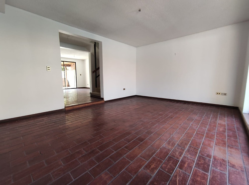 Imagen 6 de 27 de Casa Lugar Residencial De 3 Pisos Remodelada