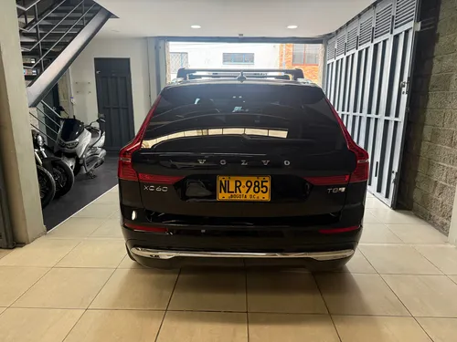 Volvo XC60 2.0 T8 Plus