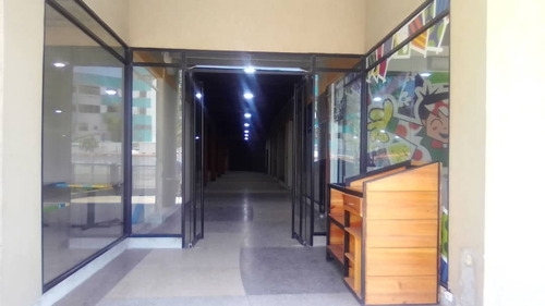 Imagen 2 de 3 de Locales Comerciales C.c. Country Mall
