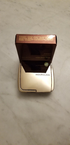 Hourglass Ambient Lighting Bronzer Tono:radiant Bronze Light