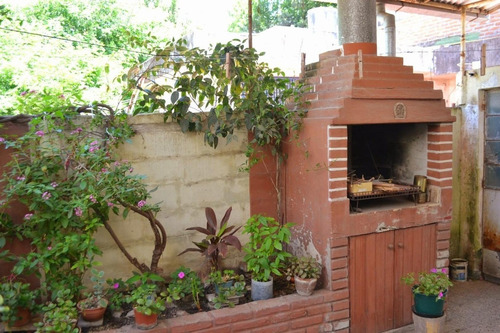 Imagen 15 de 21 de Casa De 2 Dormitorios Con Cochera En Barrio Roque Sáenz Peña