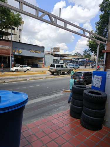 Venta De Local Y Fondo De Comercio Ferreteria Y Venta De Diversos Articulos Ubicado En La Av Nueva Granada Yc