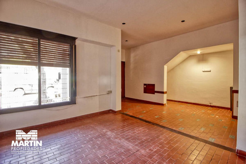 Casa Ph En Venta En Olivos 3 Ambientes, Con Cochera, Jardín Y Galpón. 170 M2 Cub.