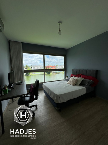 Casa En Venta, Nuevo Quilmes Moderna Con Piscina A La Laguna