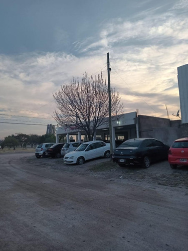 Venta Local Comercial, 3 Oficinas Vidriadas, 1 Baño, 1 Sala De Espera, 1 Cocina.