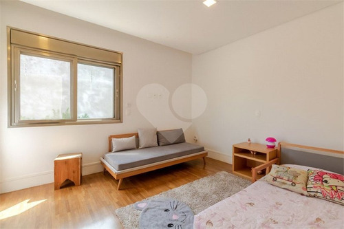 Casa Moderna, Reformada,4 Suítes, Ambientes Amplos E Integrados, Acabamento De Primeiríssima,5 Vagas - 353-im10077