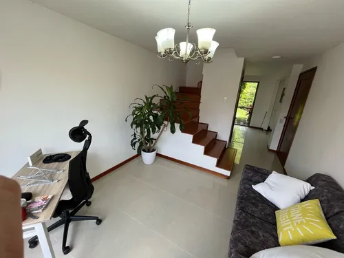 Casa De Dos Niveles En Envigado