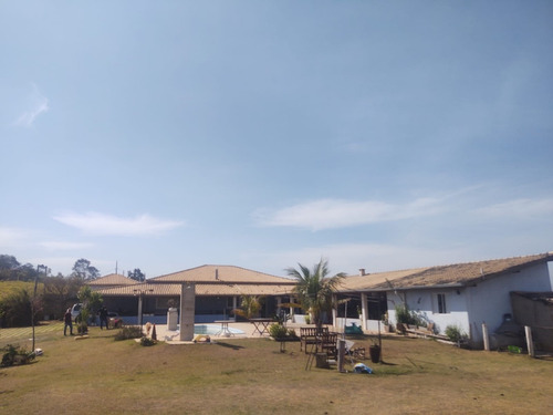 Imagem 1 de 14 de Chácara Com Área De 2.000 M², Casa Com 05 Dormitórios!!