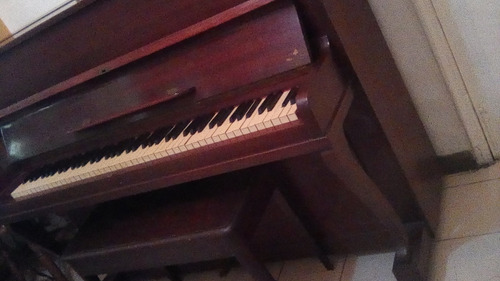Imagen 9 de 9 de Piano Vertical Alemán Gerbstadt Caoba Marron Vino Tinto