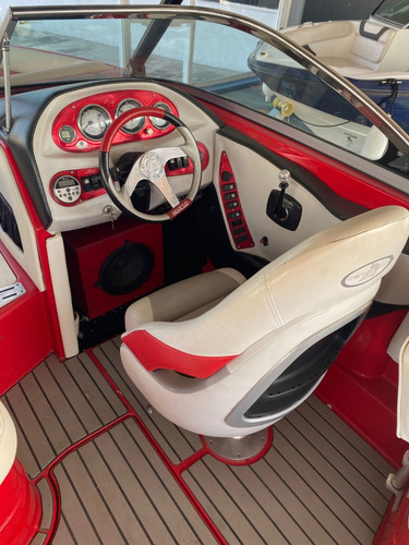 Lancha Centurion Enzo 240