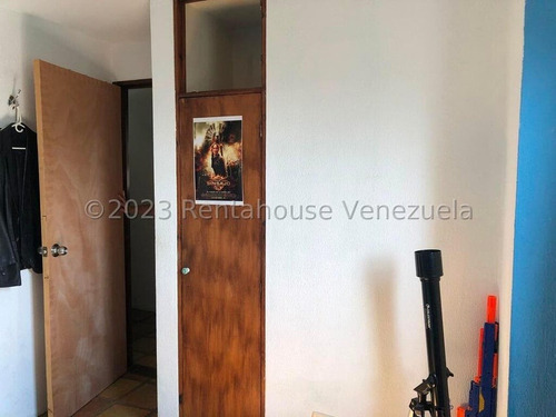 Apartamento En Venta En Macaracuay 24-8255 Le