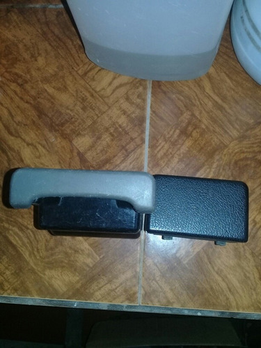 Cenicero Toyota Corolla 99-02 (Usado)
