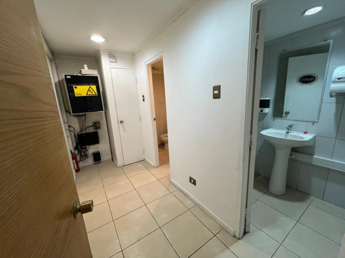 Se Vende Gran Oficina Con 7 Privados Y Salón En El Centro