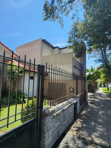 Venta 2 Casas Playa Grande Con Cochera
