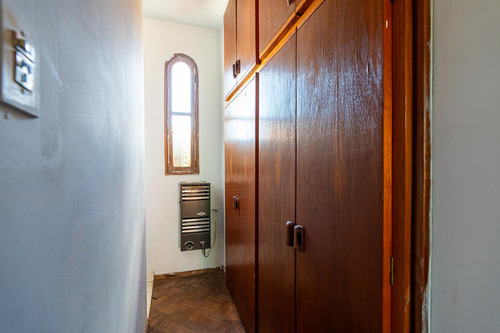 Venta - Casa De 3 Dormitorios Con Patio Seco Y Cochera. Parque, Rosario.