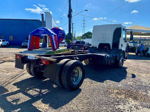 Imagem 13 de 15 de Volvo Vm 330 4x2r 2014