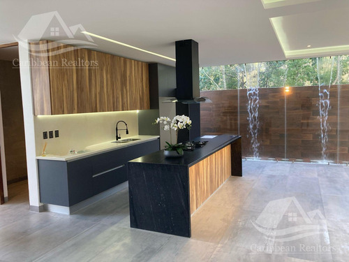 Casa En Venta En Via Cumbres Cancun