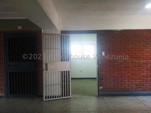 Milagros Inmuebles Oficina Alquiler Barquisimeto Lara Zona Centro Economica Comercial Economico Código Inmobiliaria Rent-a-house 24-8042