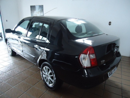 Renault Clio Sedan 1.0 16v Expression Hi-flex 4p