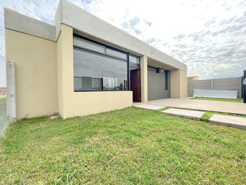 Imagen 2 de 18 de Casa 2 Dorm. - Don Mateo - Funes .