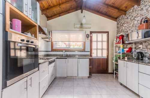 Imagen 12 de 30 de Casa 4 Ambientes, Con Quincho Y Piscina . Ciudad Evita. Posible Financiación Parcial.