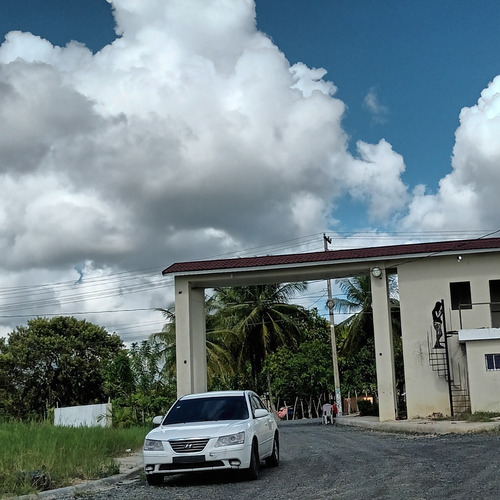 Imagen 14 de 16 de Se Vende Solar De 300 M2 Construye Tu Propia Casa Amplia En Este Hermoso Solar En El Residencial Doña Luz 2da Etapa/ Proximo A La Estacion Del Metro Mamatingo