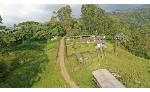 Finca Ganadera Con Espectacular Vista A La Reserva De Barbas