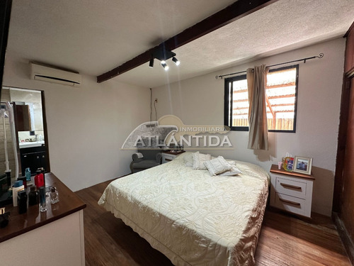 Venta En Atlántida, A 3 Cuadras De Av Artigas, Casa Principal, Barbacoa, Apto Al Fondo Y Piscina Climatizada. Inm Atlántida.