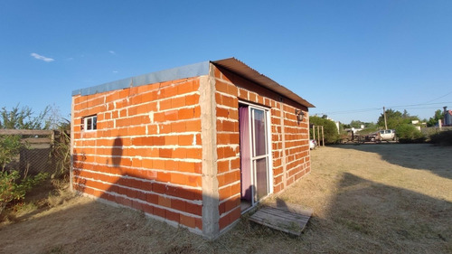 Imagen 8 de 13 de Dos Casas Prefabricadas Y Quincho A Terminar