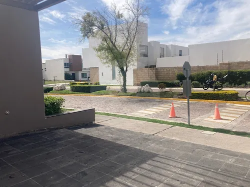 Casa En Venta En Juriquilla