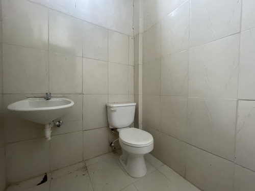 Imagen 10 de 10 de Local En Casco Central Cod:142116 Marimer 04124382769