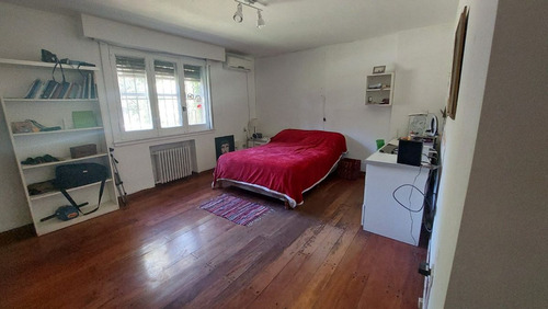 Venta- Casa Enorme Con Jardín Y Pileta, Hurlingham