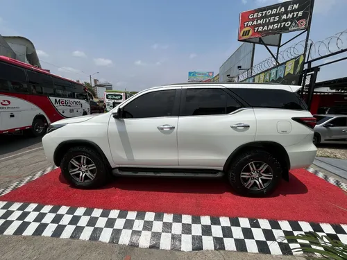 Toyota Fortuner Srv 2.4 4x2 At