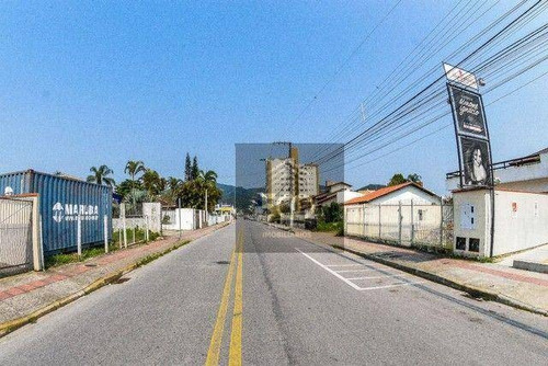 Imagem 3 de 10 de Casa Com 3 Dormitórios E Uma Clinica Cormecial Em Frente - Biguaçuente - Ca0788