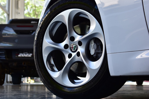 Imagen 9 de 25 de Alfa Romeo Giulia 2.0 200cv 200 Distinctive