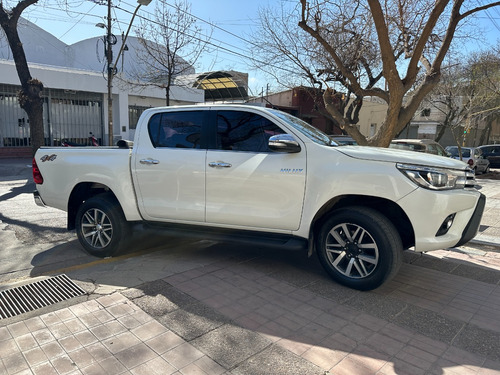 Toyota Hilux 2.8 Cd Srx 177cv 4x4 At