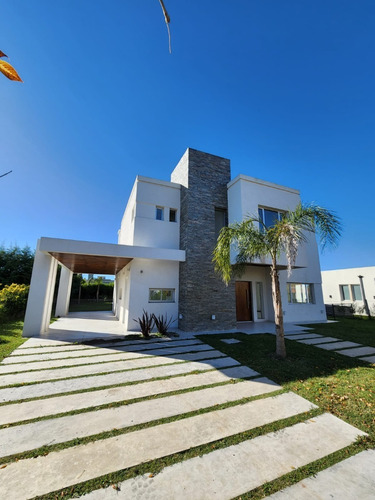 Casa En La Horqueta De Echeverria Con Pileta Canning