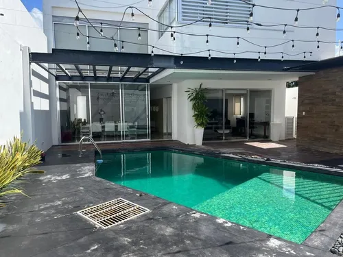 Casa En Venta En Merida F-21189, 3 Rec. Altabrisa, $10,500,000 Mn