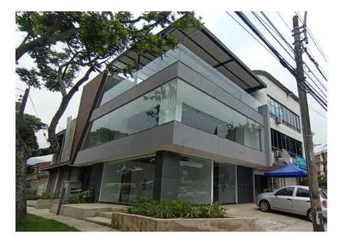 Local Moderno En Champanat