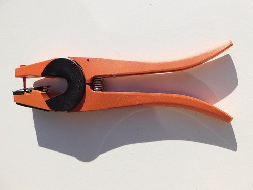 Pinza Para Caravanas + 50 Caravanas Durflex Chicas Numeradas