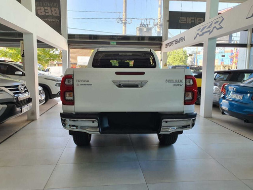 Imagen 6 de 15 de Toyota Hilux 2021 2.8 Cd Srv 177cv 4x4 At