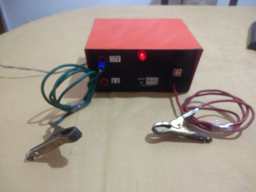 Cargador De Baterias Antiguo 6 Y 12v 15amp A Probar No Envio (Usado)