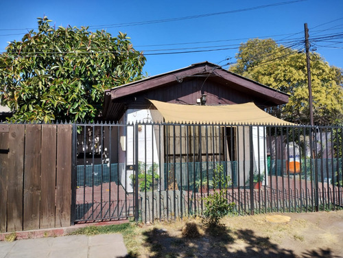 Casa Remodelada En Tranquilo Pasaje Cerrado