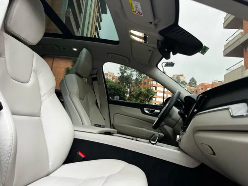 Volvo XC60 2.0 T8 Plus