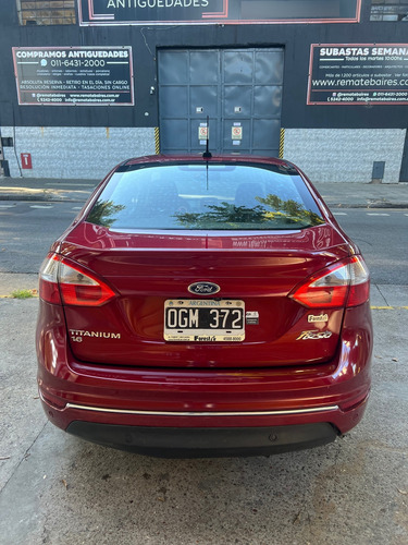 Ford Fiesta Kinetic 1.6 Sedan Titanium 120cv