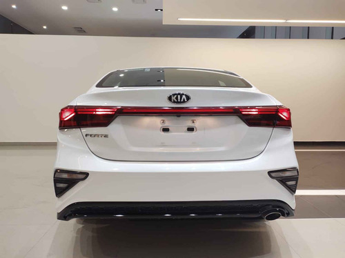 Imagen 4 de 11 de Kia Forte 4 Pts Lx 20l Ta A/ac F Niebla R-16