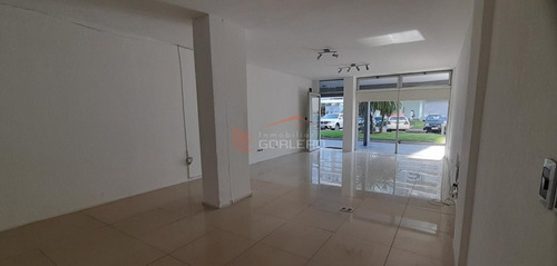 Local Comercial En Alquiler Anual De 45 M2 En Roosevelt - Punta Del Este- Ref: 21931