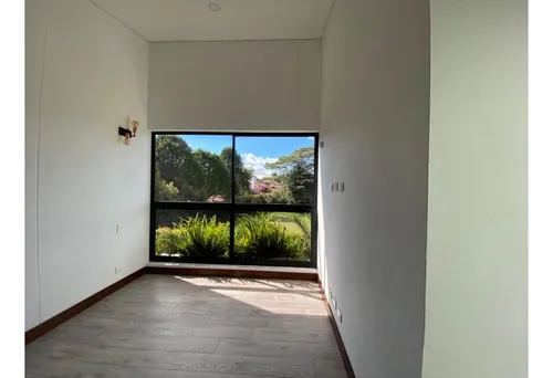 Hermosa Casa Para La Venta En Llanogrande