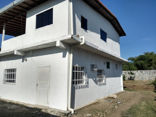 Imagen 2 de 13 de Se Vende Casa De Dos Plantas