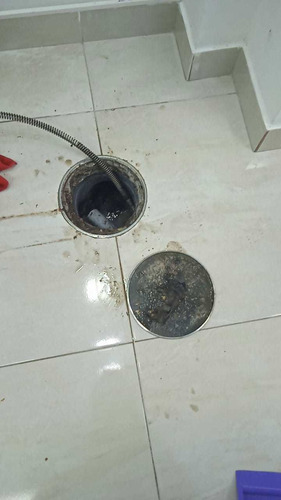 Imagen 5 de 10 de Desatoro Y Limpieza De Desagues Lima Perú